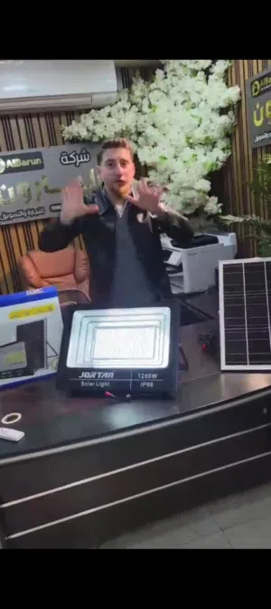 كشاف 1200 واط فعلي – إنارة قوية تعتمد عليها  إذا بدك إنارة تغطي مساحة كبيرة بثبات وأداء عالي