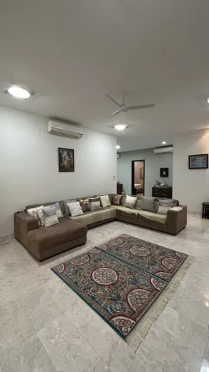 350 m2 4 Bedrooms Apartments for Rent in Muscat Madinat As Sultan Qaboos