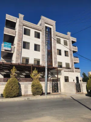 193 m2 3 Bedrooms Apartments for Sale in Amman Jubaiha