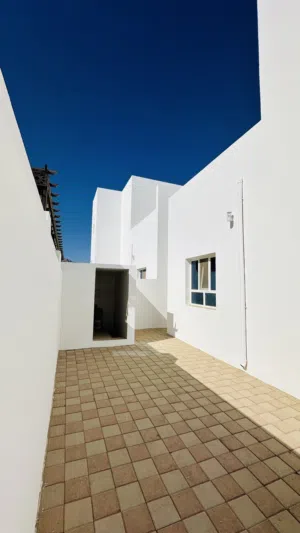 250 m2 4 Bedrooms Villa for Sale in Muscat Amerat