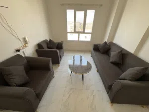 كنب 5 اشخاص مع طاولتين