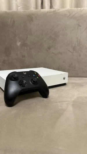 للبيع Xbox One s