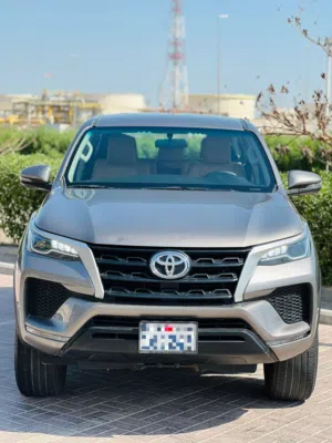 TOYOTA FORTUNER 2021 GREY