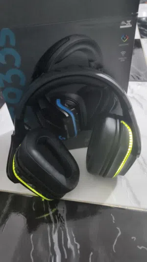 للبيع سماعة لوجيتك اللاسلكية Logitech G933s 7.1 (بحالة جيدة) حجمها حلو سعر 150 الف