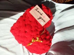 قلب حب "puffy" شغل يدوي ناعم -