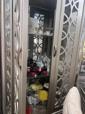 غرفة سفره 8 مقاعد وملحقاتها