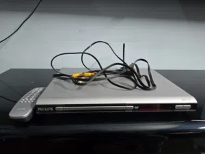 جهاز DVD من Philips مع الريموت الأصلي – بحالة ممتازة