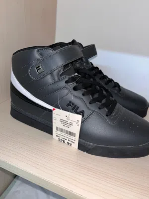 حذاء فيلا رياضي