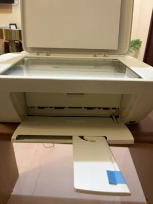 طابعة وناسخه hp ملونه، مستعملة استعمال خفيف