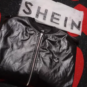 جكيت سودا جلد رجالي لون اسود