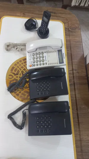 اربع تلفونات أرضية للبيع