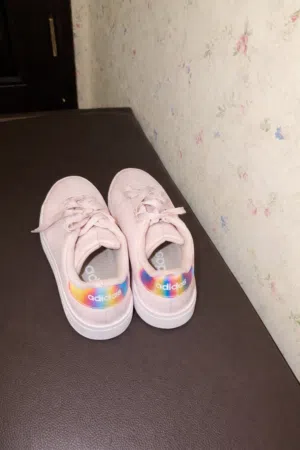 Addidas original sneakers for women
