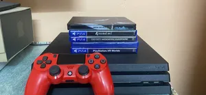 PlayStation 4 pro 1TB 1 controller and 5 games