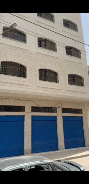 1100 m2 . Landlord0