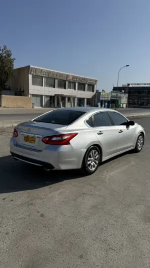Used Nissan Altima in Al Batinah