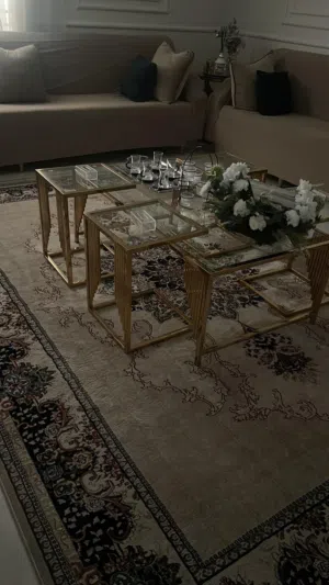 طاولات وطاولة بوفيه للبيع