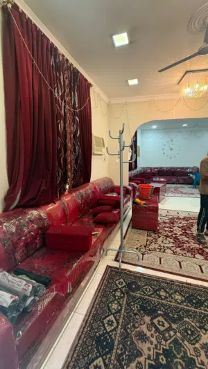 جلسة كراسي بحالة ممتازة 24 شخص