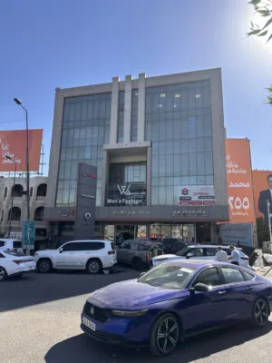 مكاتب وقاعات ومخازن للابجار