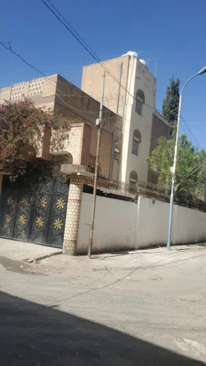 14 m2 More than 6 bedrooms Villa for Sale in Sana'a Asbahi