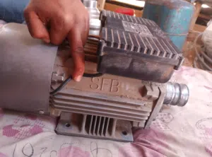 محرك كهربائي أحادي الطور (Single-phase electric motor) من نوع SFB
