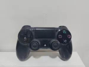 للبيع كنترولر ps4 اصلي بحاله ممتازة