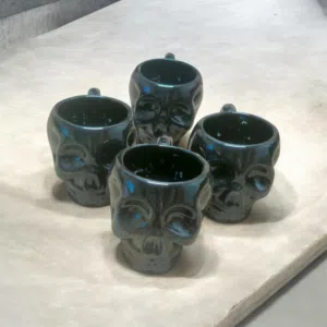 كوب فرفوري شكل جمجمة