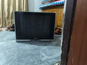 السلام عليكم متوفر تلفزون حجم كبير