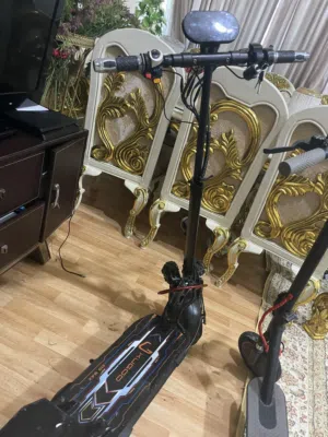 2 scooter kugo e 10 and vlara