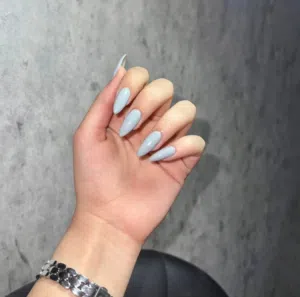 nail artist