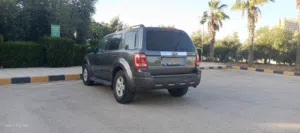 فورد اسكايب 2009 هايبرد بحالة جيدة للبيع -غرفة جلد وفرمايكا وشاشة كبيييييرة