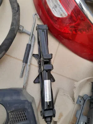 قظعة سيارت فنار F10 وسطب ازيرا اباتشي وفنار سوناتا ومسجل كيا ابتيما