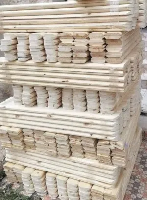 حربات خشب مصنوعة من أجود أنواع السويد الجديد المبروم والممسوح الجاهز للدهان والتركيب لرفع السور