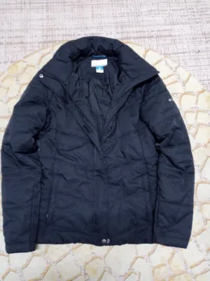 جاكيت فاخر وانيق Columbia  كولومبيا للصبايا اصلي 100% صناعة فيتنامية مستعمل بحالة ممتازة