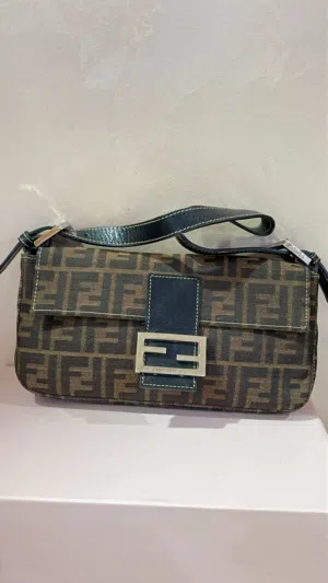 brown Fendi for sale in Hawally