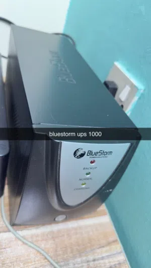 شاشة كيمنك و يو بي اس و ماوس لوجتك للبيع