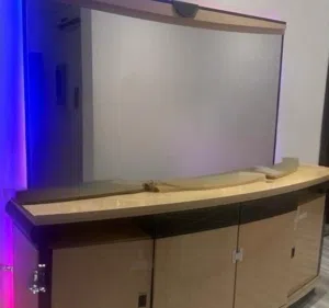 طقم سفرة وبوفيه (بحالة جيدة) ومكتبة تلفزيون