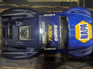 سياره ريموت كنترول ماركه تراكسس سلاش 2WD جديده ألمنيوم بالكامل full Aluminum 3S lipo battery