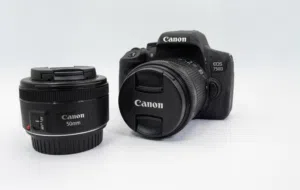 canon 750D مع عدة ملحقات اقرأ الوصف