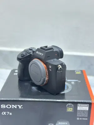 سوني A7 iii مارك 3 شبه جديد استعمال بسيط جدا
