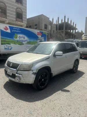 عرطة للبيع بحالة عاجلة سوزوكي جراند فيتارا 2009 خليجي وارد عمان لون فضي مجمرك مرتين