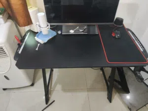 Sleek Gaming / Study Desk – Excellent Condition