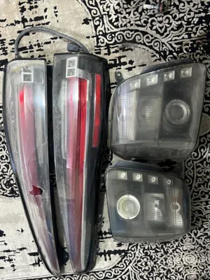 Yukon  escalade  tahudeHeadlights and back lights both