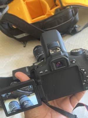 كاميرا Canon EOS 750D مع ملحقاتها اقرا الوصف