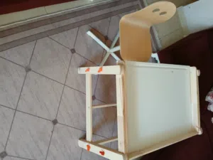 مكتب وكرسي من ايكيا بحاله ممتازه