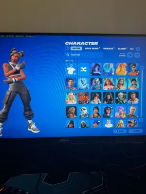 حساب فورت نايت نادر و قوي سيزون ثالث للبيع