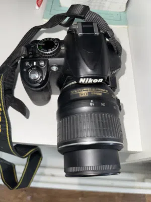 كاميرة نايكون D3100 معا عدستين