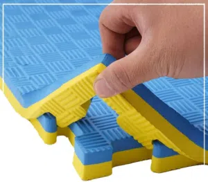 ارضيات فوم  متوفر عدة الوان وكميات متينه غير قابل للانزلاق مناسبه لتجهيز النوادي/المنزل نوعيه ممتازه