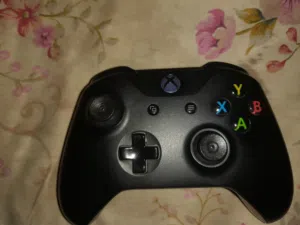Original Xbox Wireless Controller – Excellent Condition  Best Price in Bahrain