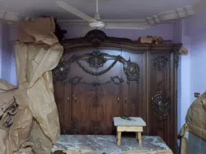 غرفة نوم كامله وسفره كامله وصالون كامل