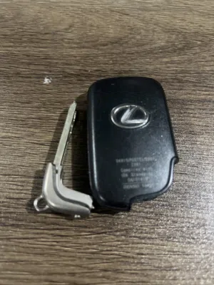 للبيع مفتاح لكزس LS460 الأصلي مستخدم بحالة جيدة